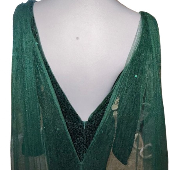 Emerald Green Sequin Gown Medium Stretch Formal Dress w/ Train - Picture 10 of 13